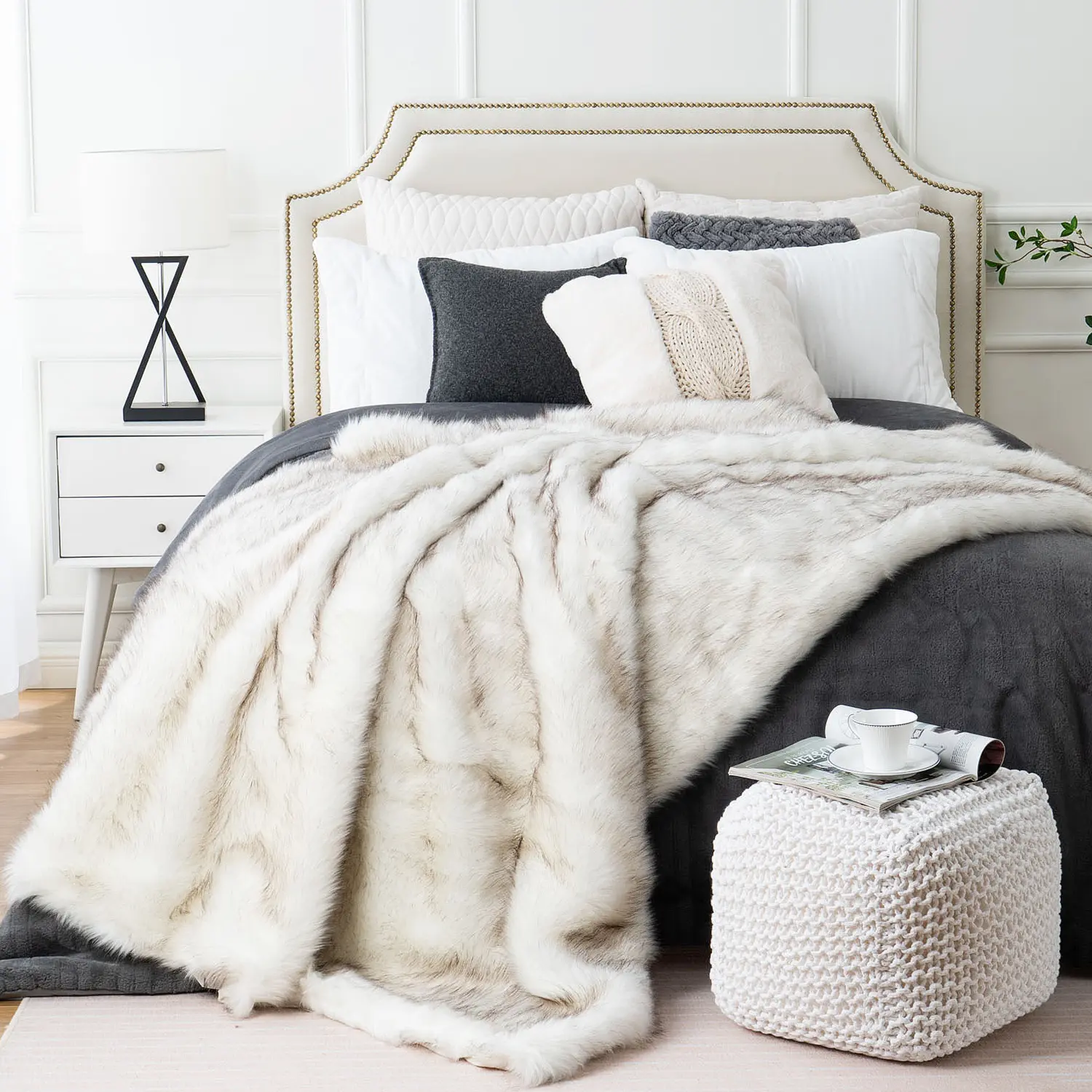 Battilo Faux Fur Blanket Plaid Throw for Sofa Luxury Fox Fur Throw Blanket Winter Warm Fluffy Soft Blankets Bedspread on the Bed