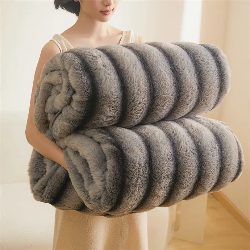Thickened Faux Rabbit Fur Throw Blanket Cozy Plush Fuffy Bubble Blanket for Living Room Bedroom Home Decor Luxury Sofa Cover