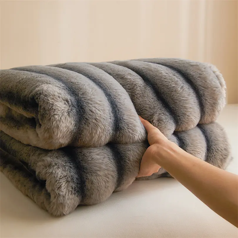 Thickened Faux Rabbit Fur Throw Blanket Cozy Plush Fuffy Bubble Blanket for Living Room Bedroom Home Decor Luxury Sofa Cover