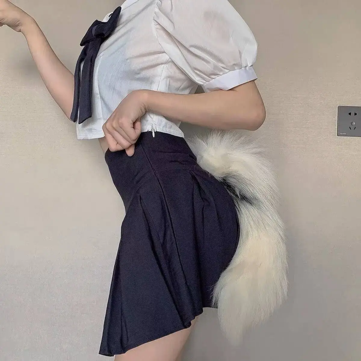 324