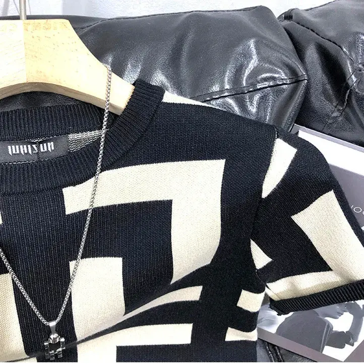 Spring Autumn Men's Slim Fit Geometric Base Layer T-Shirt Casual Trendy Short Sleeves Knit Top Summer Wear T-Shirt For Men