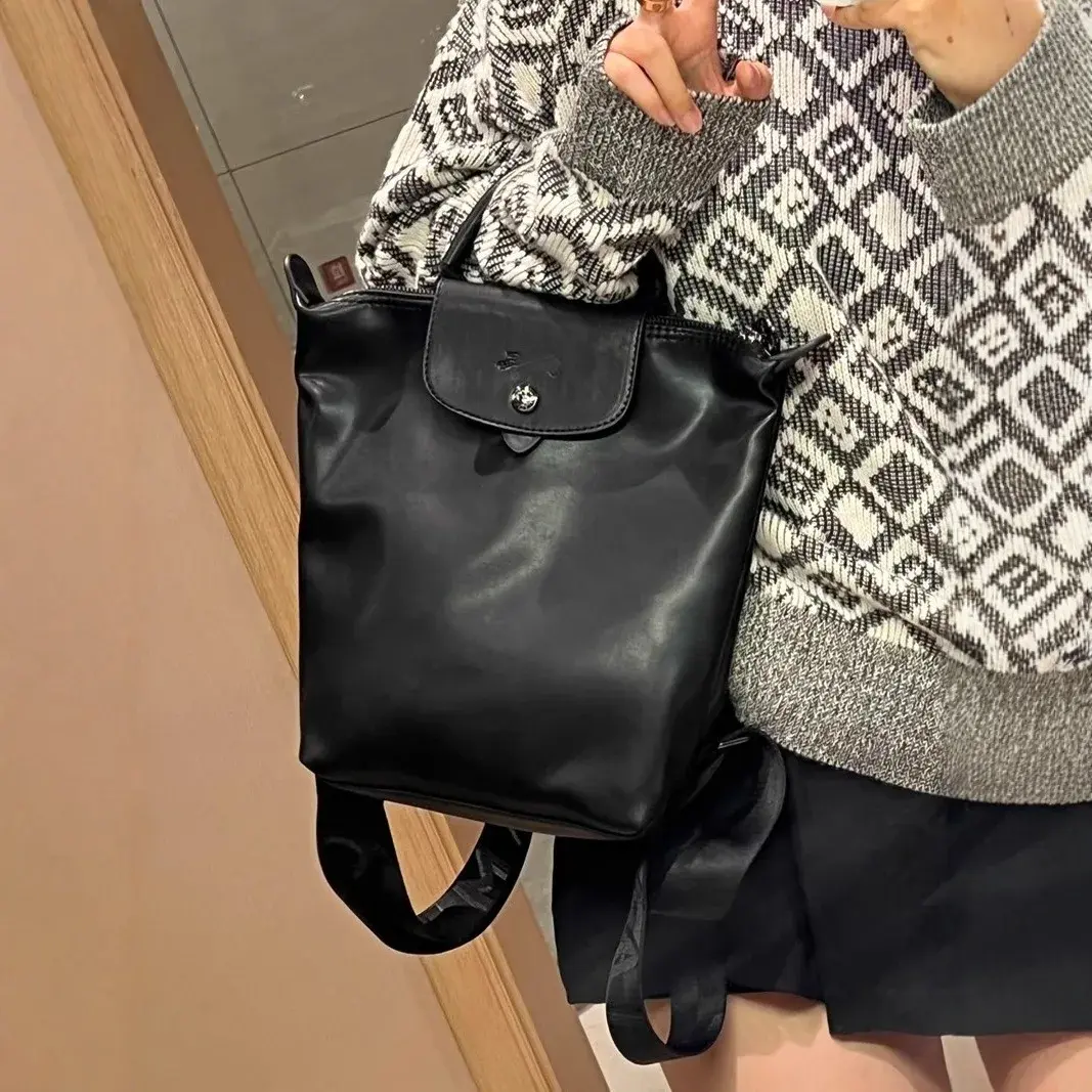 Lightweight Versatile Commuter Backpack Soft Dual-Shoulder Bag for Women Practical Travel Accessory Zipper Closure