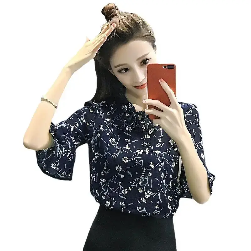 Summer New Style Korean Version Fragmented Chiffon Blouse Printing Loose Fit Slimming Short Sleeves Women's Flare Sleeve Base La
