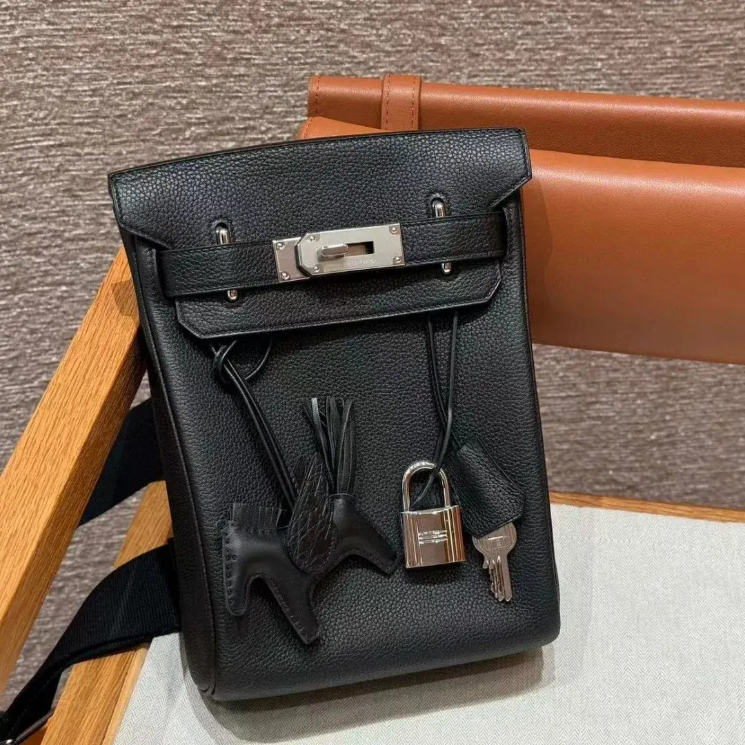 New Women's Crossbody Chest Bag TOGO Top Layer Cow Leather Steel Hardware High Quality Versatile Women's Bag