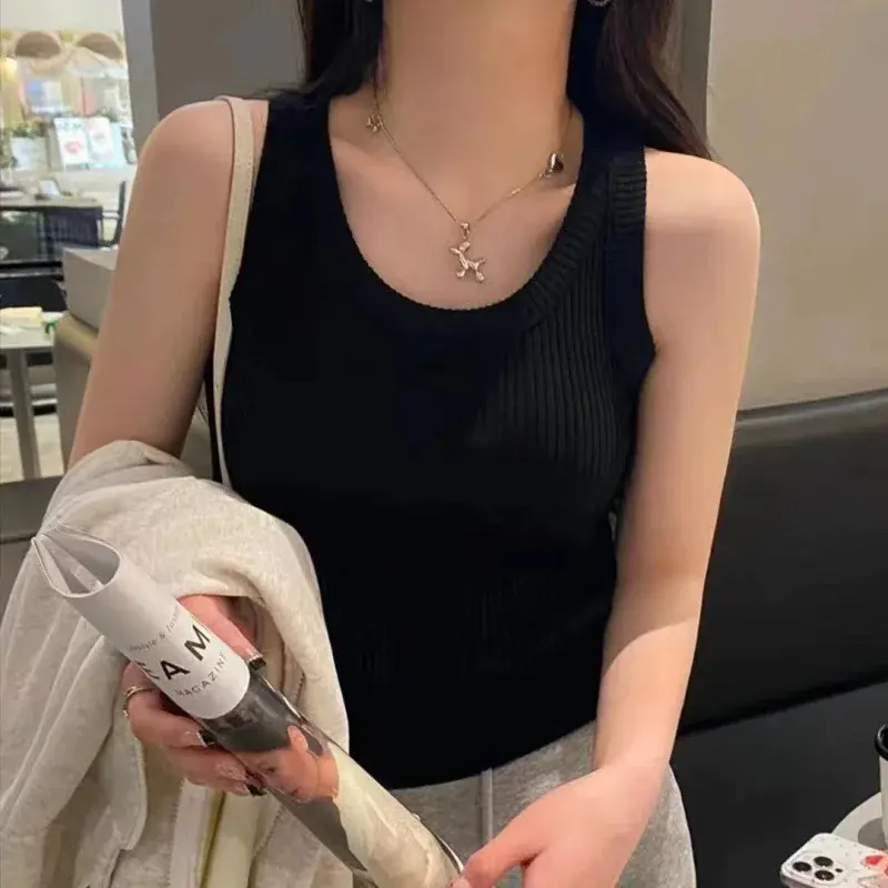 Hot Sale Of The Season New Women's Slim Fit Striped Knitted Tank Top Summer Outdoor Wear Base Shirt Layering Vest Top Fashionabl