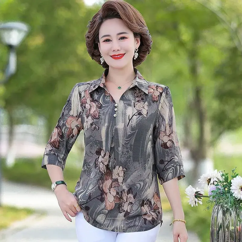 Elegant Slimming Summer T-Shirt Collar Top For 40-50 Middle-Aged Women Polyester Fiber V-Neck Base Layer Top With Flower Decorat