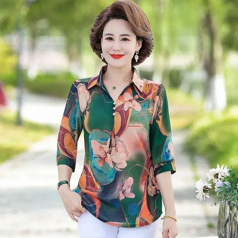 Elegant Slimming Summer T-Shirt Collar Top For 40-50 Middle-Aged Women Polyester Fiber V-Neck Base Layer Top With Flower Decorat