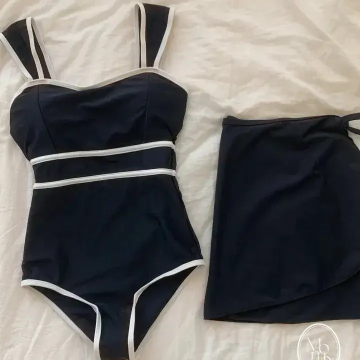 Women's Black Bikini Set Two-Piece Suit Conservative Belly Covering One-Piece Strap Design Thermal Spring Suitable Swimwear