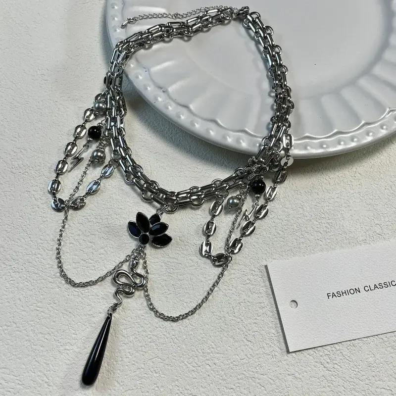 Punk Style Fringed Snake Shaped Waterdrop Necklace High End Feel Fashionable European And American Elegant Necklace
