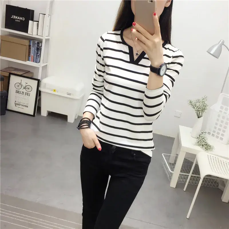 Cross-border Women's Clothing 2023 Autumn Slimming Black White Stripe V-neck Long Sleeve T-shirt Women's Base Layer Top