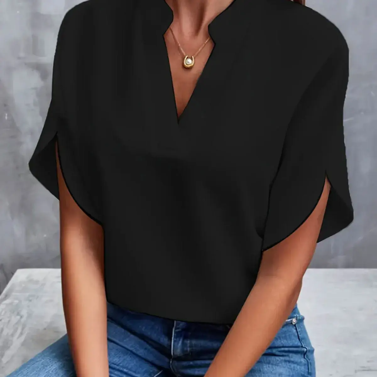 Summer 2025 Women's V-neck Casual Loose Short-sleeve Overhead Shirt Pure Color Versatile Comfortable Polyester Fiber T-shirt