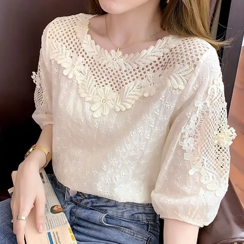 Slim Fit Hollow out Lightweight Summer Casual Women's T-Shirt Design Lazy Style Top for plus Size Sister Outerwear