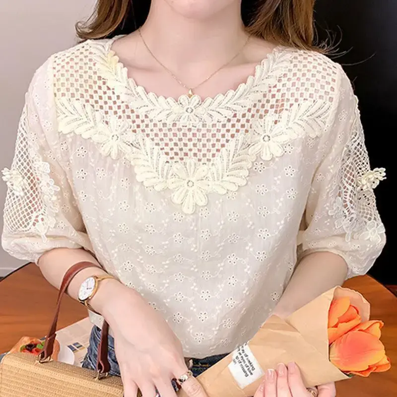 Slim Fit Hollow out Lightweight Summer Casual Women's T-Shirt Design Lazy Style Top for plus Size Sister Outerwear
