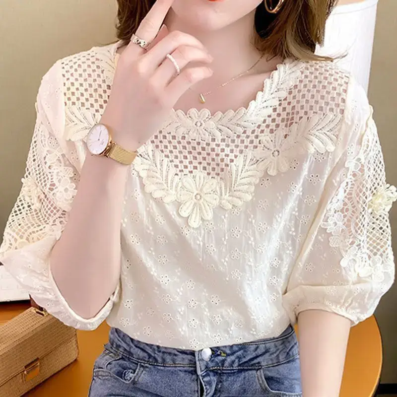 Slim Fit Hollow out Lightweight Summer Casual Women's T-Shirt Design Lazy Style Top for plus Size Sister Outerwear