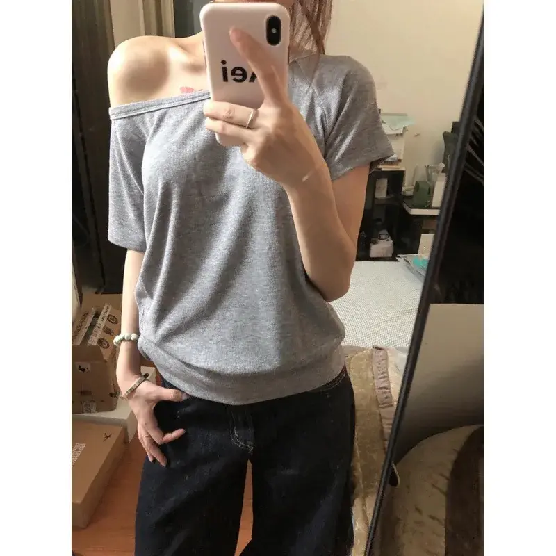 Grey Slimming Off-The-Shoulder T-Shirt Women's Summer 2024 New Design Sensibility Niche Short Sleeve Polyester Fiber Top