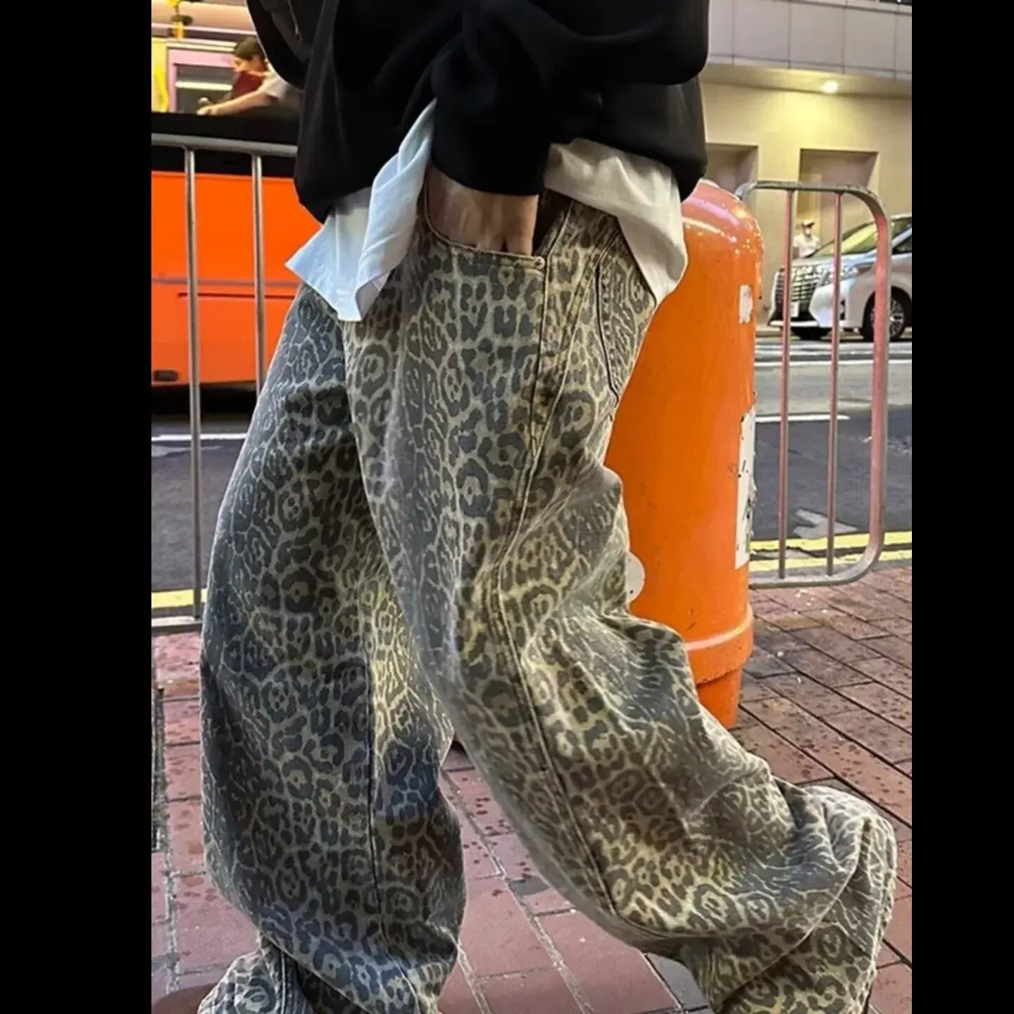 Vintage Leopard Print Casual Trousers Loose Fit Leg Straight Leg Design Versatile Sensibility Niched Denim Trousers Men Women