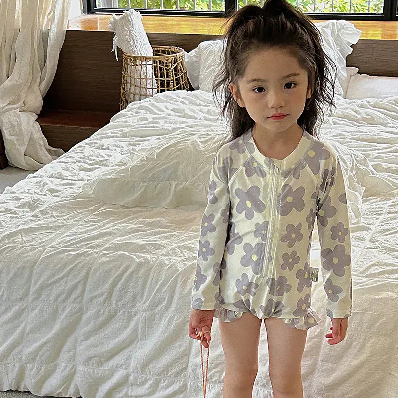 Summer Children's One-Piece Swimsuit Fashionable Little Flowers Girl Sunscreen Long Sleeve Swimming Suit Beach Hot Spring Vacati