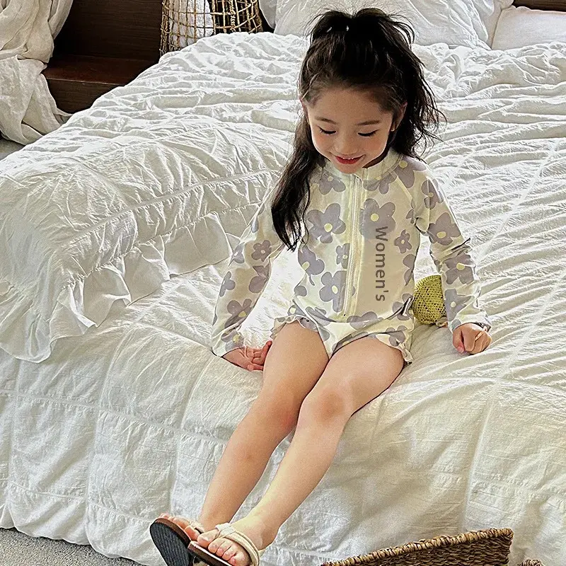 Summer Children's One-Piece Swimsuit Fashionable Little Flowers Girl Sunscreen Long Sleeve Swimming Suit Beach Hot Spring Vacati