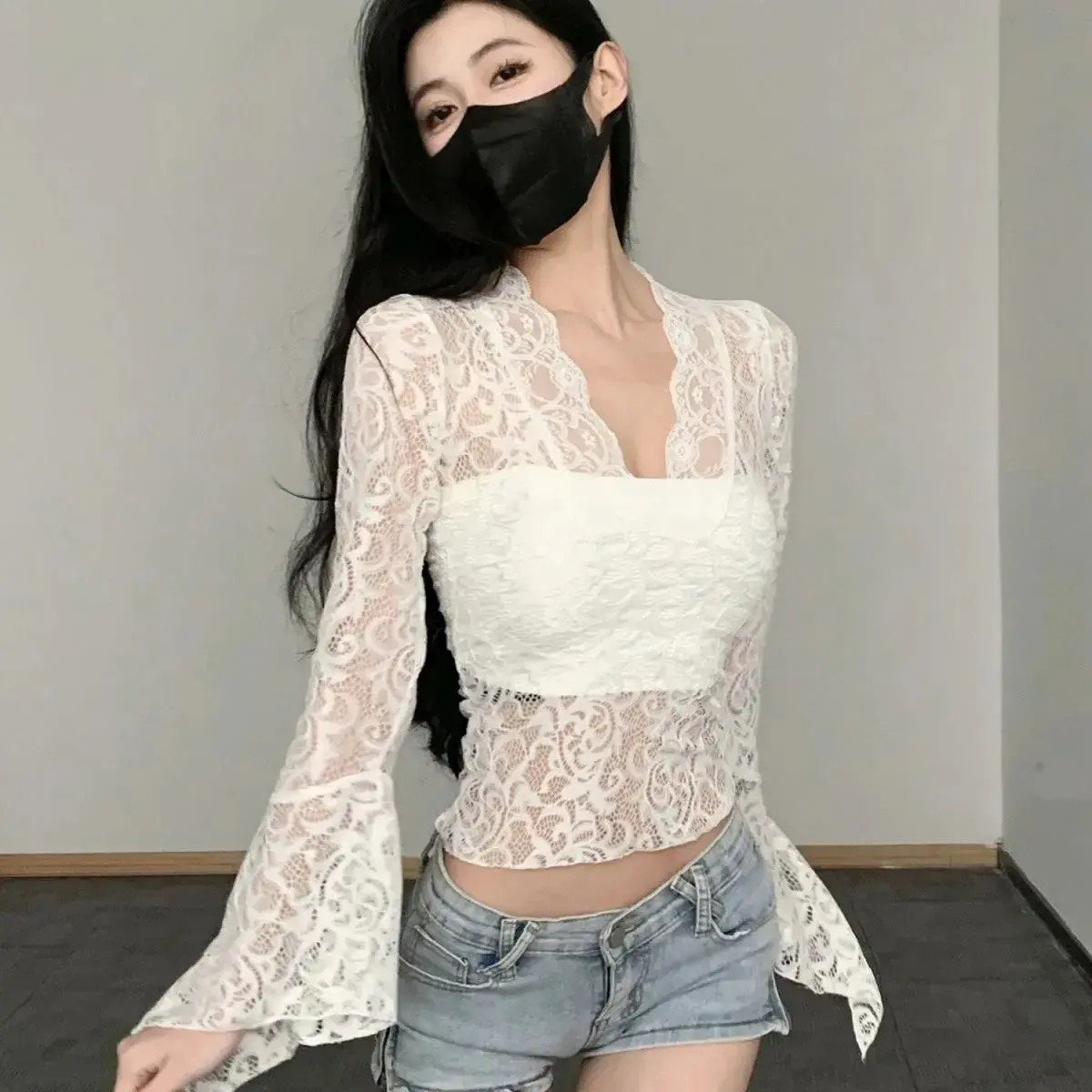 Sexy Deep V Neck Short Crop Top Lace Long Sleeve T-Shirt Hot Sale Style Floral Edge Design Versatile Slim Fit Girls Fashion