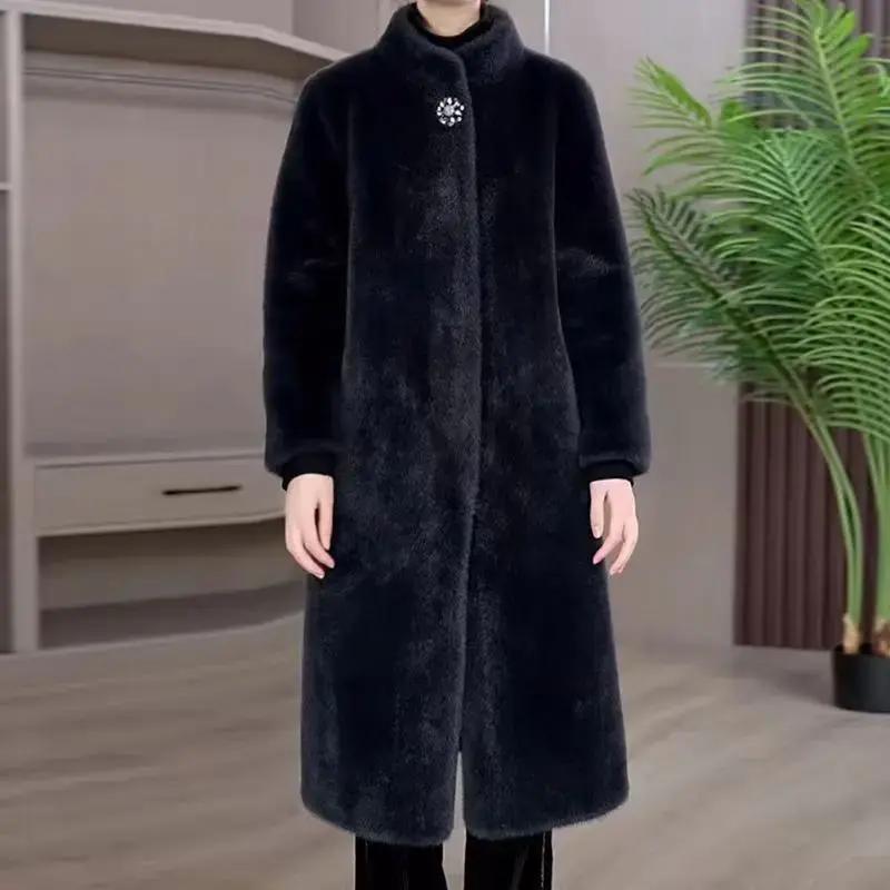 2023 New Autumn/winter Stylish Fur Jacket For Mature Women Thickened Fur Overcoat Simulating Squirrel Fluffy Coat