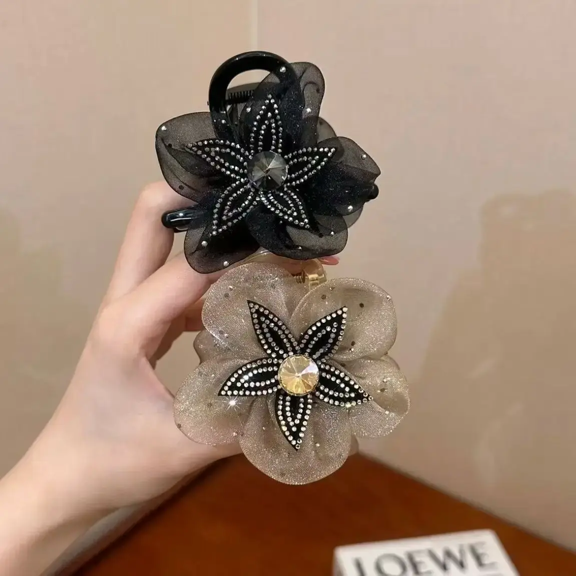 2025 New Upgrade Five Leaf Clover Mesh Flower Hair Claw Tail Clip Ball Head Clip Shark Fin Clip Professional Salon Fixing Hair C