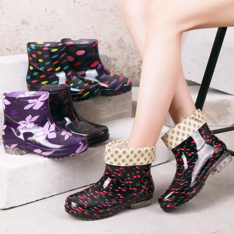 Winter Short Women's Rain Boots Crystal Flower Pattern Kitchen Cleaning Mom Countryside Rain Shoes Anti-Slip Bottom Water Shoes