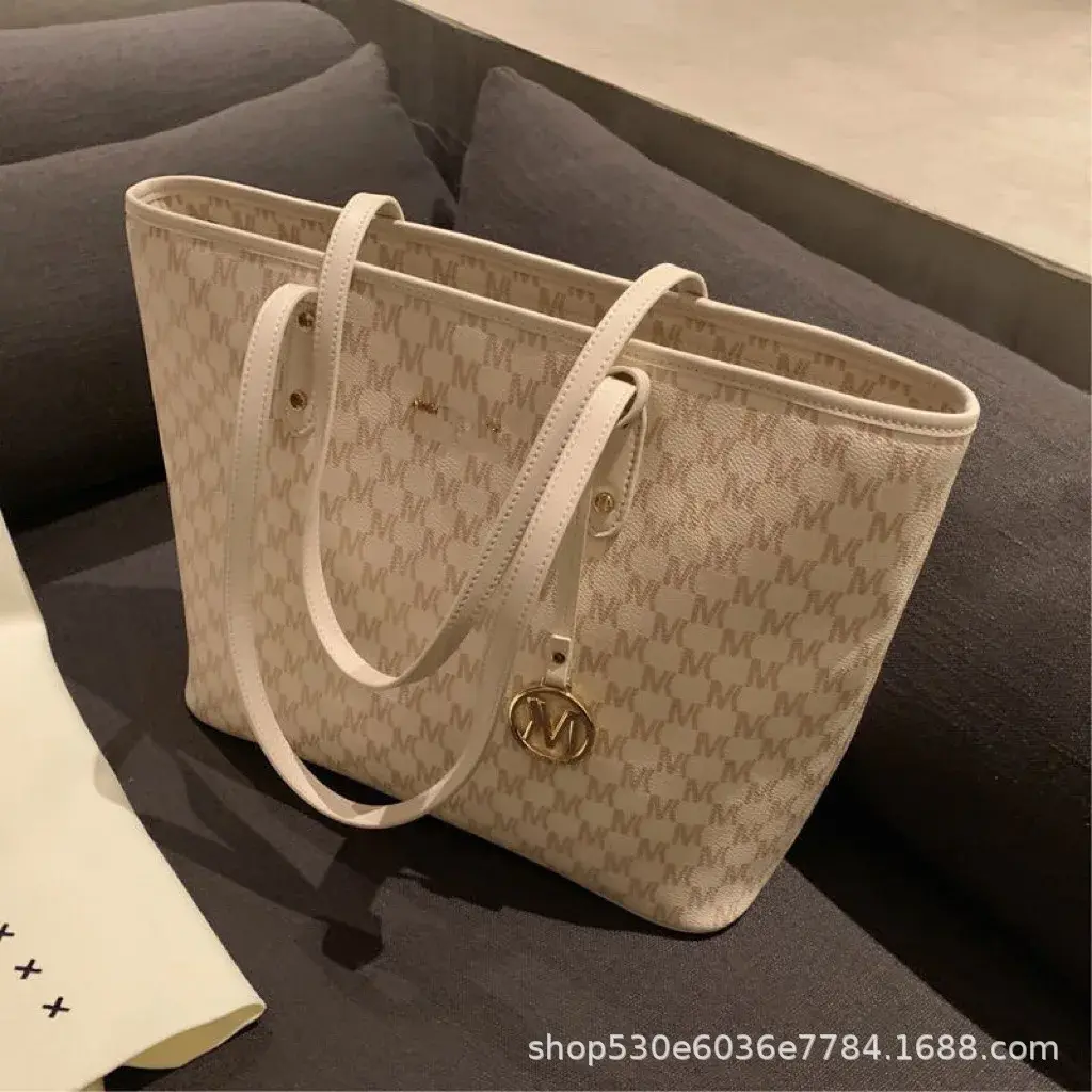 2023 New High-Quality Commuting Nicheins Handbag Large Capacity Single Shoulder Bag French Cherry Tote Bag Motorcycle Equipment 