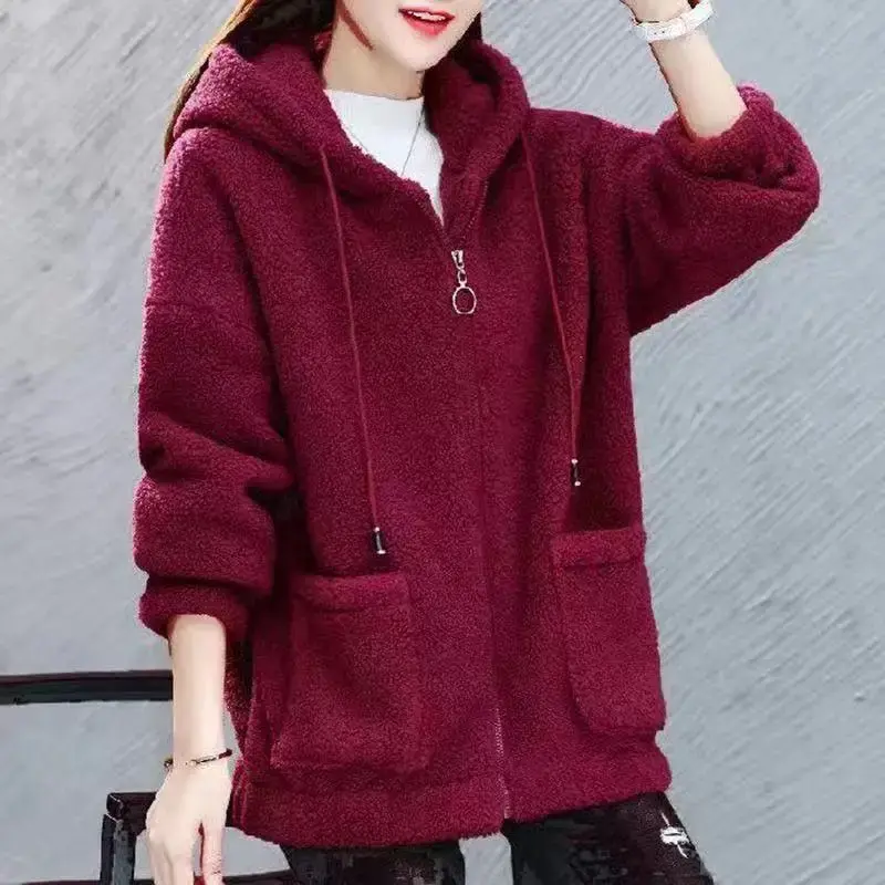 Plus Size Women's Faux Lamb Velvet Jacket Loose Fit Hoodie Style Winter Thickened Coat Korean Version Autumn Winter Outerwear