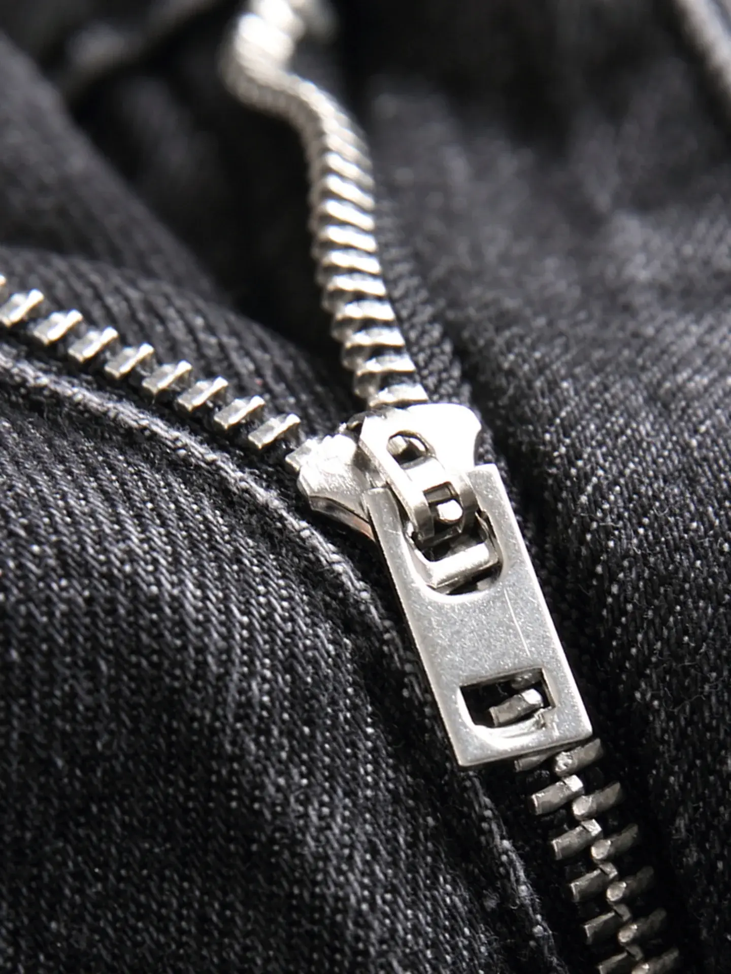 2023 Fashionable Trendy Men's Casual Denim Trousers European American Foreign Trade Tied Flower Hole Punched Style