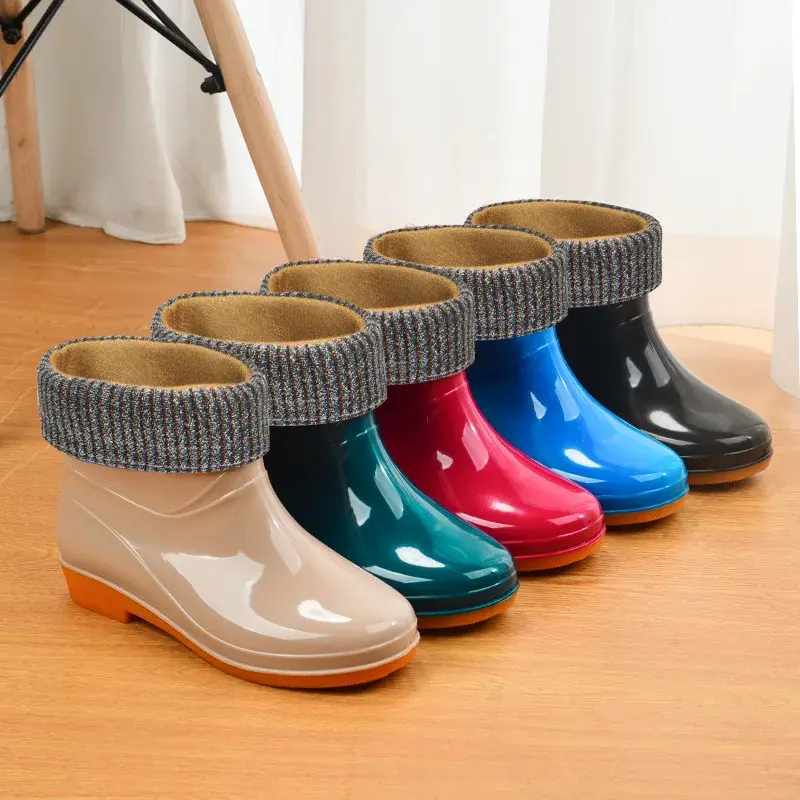 Fashionable Short Women's Rain Boots Waterproof Outdoor Shoes Anti-slip Warm Boot Cute Student Outdoor Shoes PVC Material