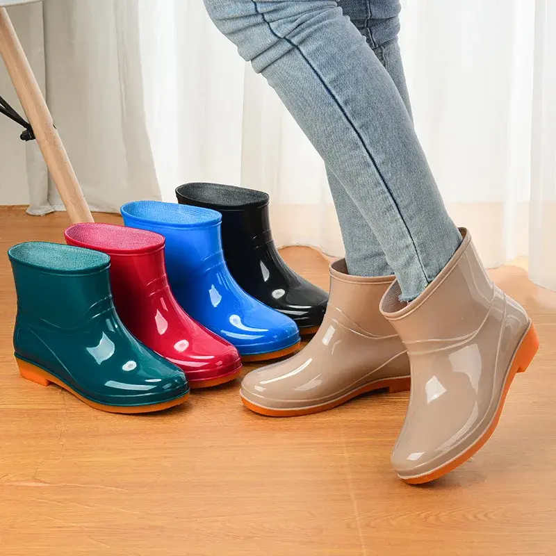 Fashionable Short Women's Rain Boots Waterproof Outdoor Shoes Anti-slip Warm Boot Cute Student Outdoor Shoes PVC Material