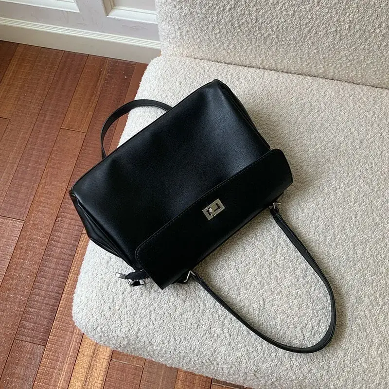 Women's 2024 New Trendy Korean Niche Handbag Large Capacity Stylish Underarm Bag Quality Feeling Cross-border Trade Bag
