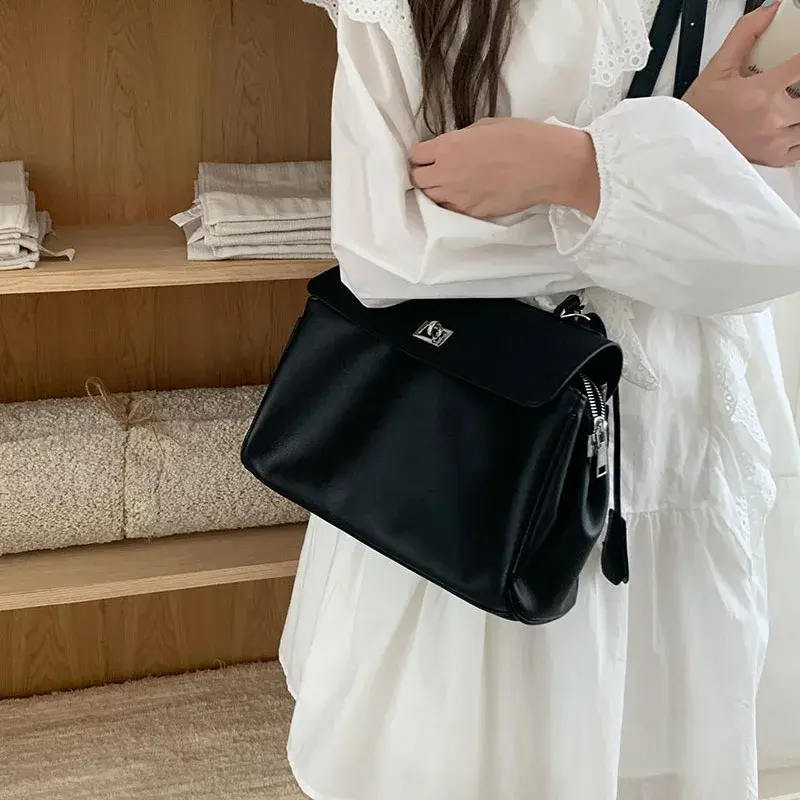 Women's 2024 New Trendy Korean Niche Handbag Large Capacity Stylish Underarm Bag Quality Feeling Cross-border Trade Bag