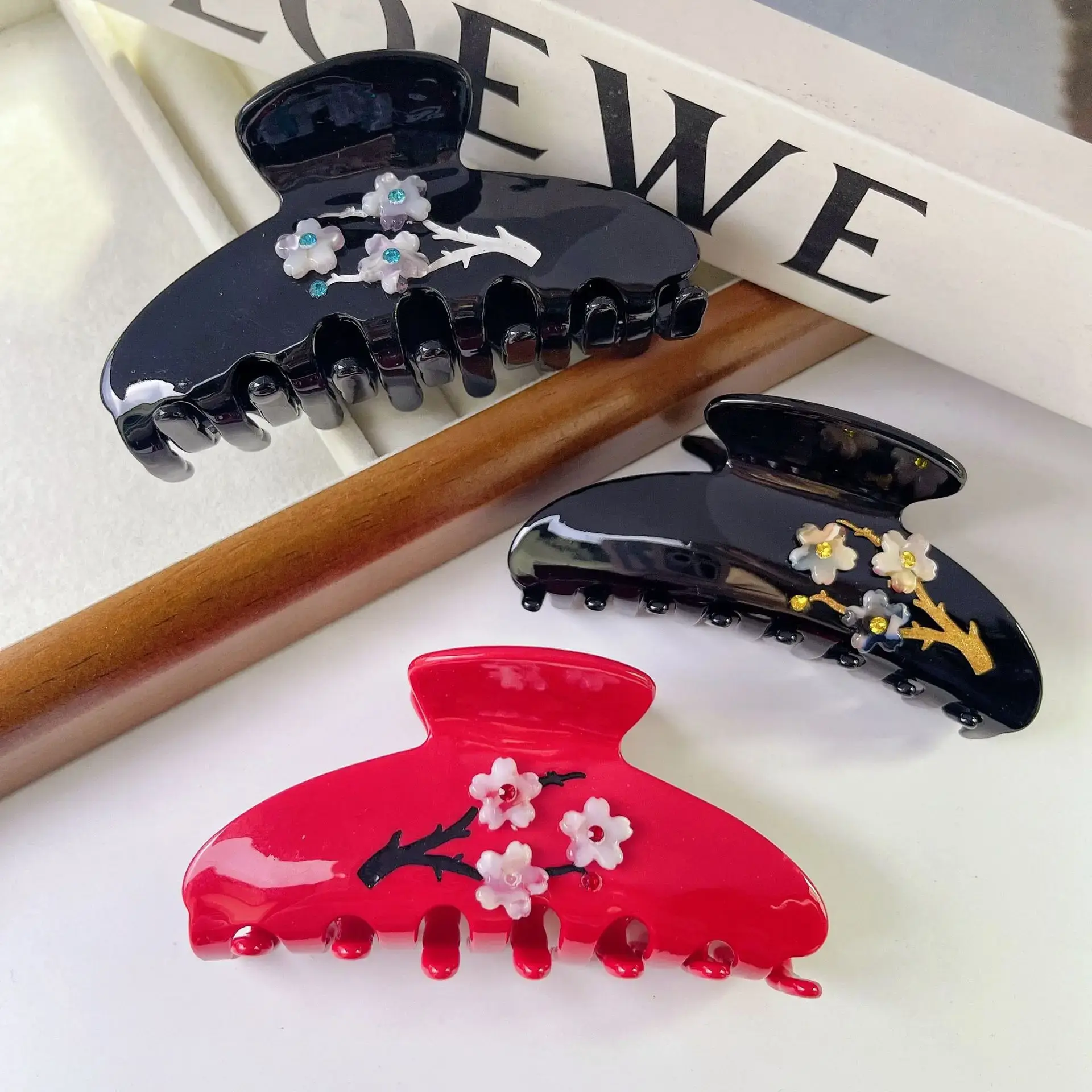 Elegant Diamond Embedded Plum Blossom Hair Clip Stylish Acetate Shark Clamp Women's Hair Accessories Professional Salon Hair Gri