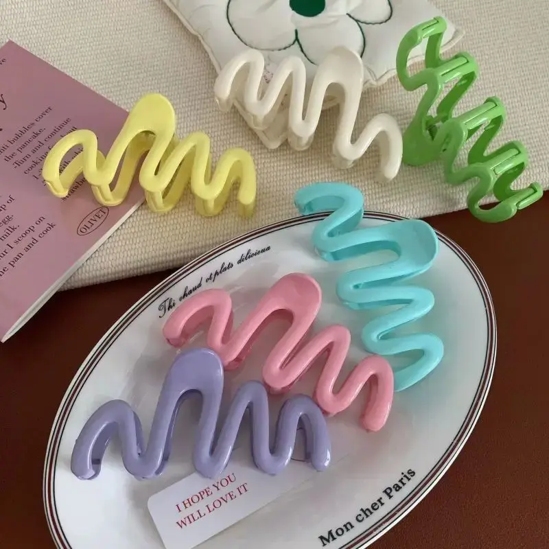 Summer Hot Sale Of The Season New Jelly Color Wave Large 13CM Hair Claw Super Large Clip for Back of Head Bun Shark Clamp Profes