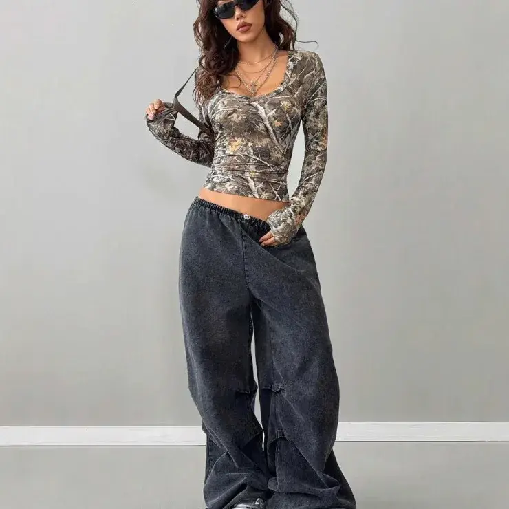 Fashionable Camouflage Branch Pattern U-Neck Slim Fit Belly Baring T-Shirt for Women Sexy Design Retro Style Casual Top
