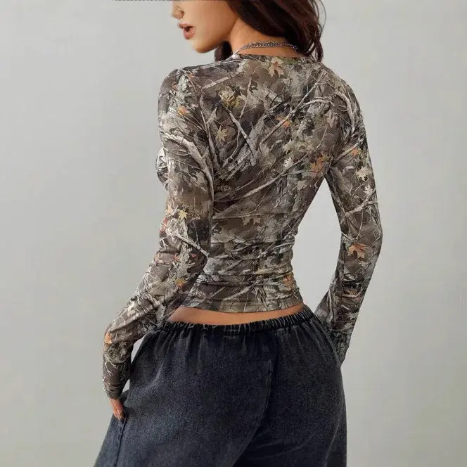 Fashionable Camouflage Branch Pattern U-Neck Slim Fit Belly Baring T-Shirt for Women Sexy Design Retro Style Casual Top