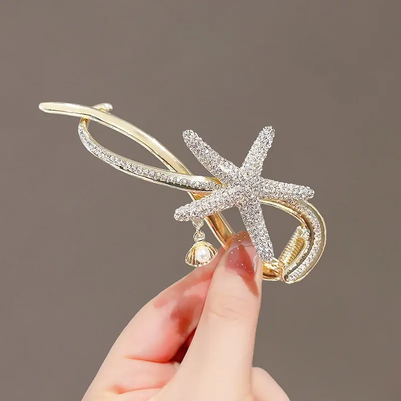 Water Diamond Frog Buckle Twisted Clip Hair Clip New Hot Sale Of The Season Back of Head Hair Accessories Luxury Sensation One W