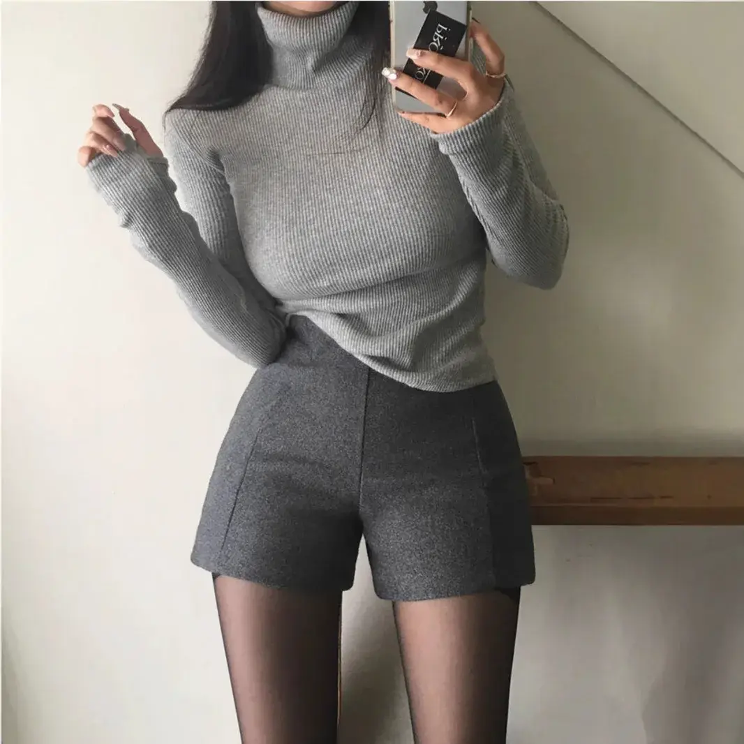 GreyWoolenshorts Women's High-Waisted Slimming Korean Style Sweatshirts Bottoms Three-Quarter Length Trousers For Winter 2024