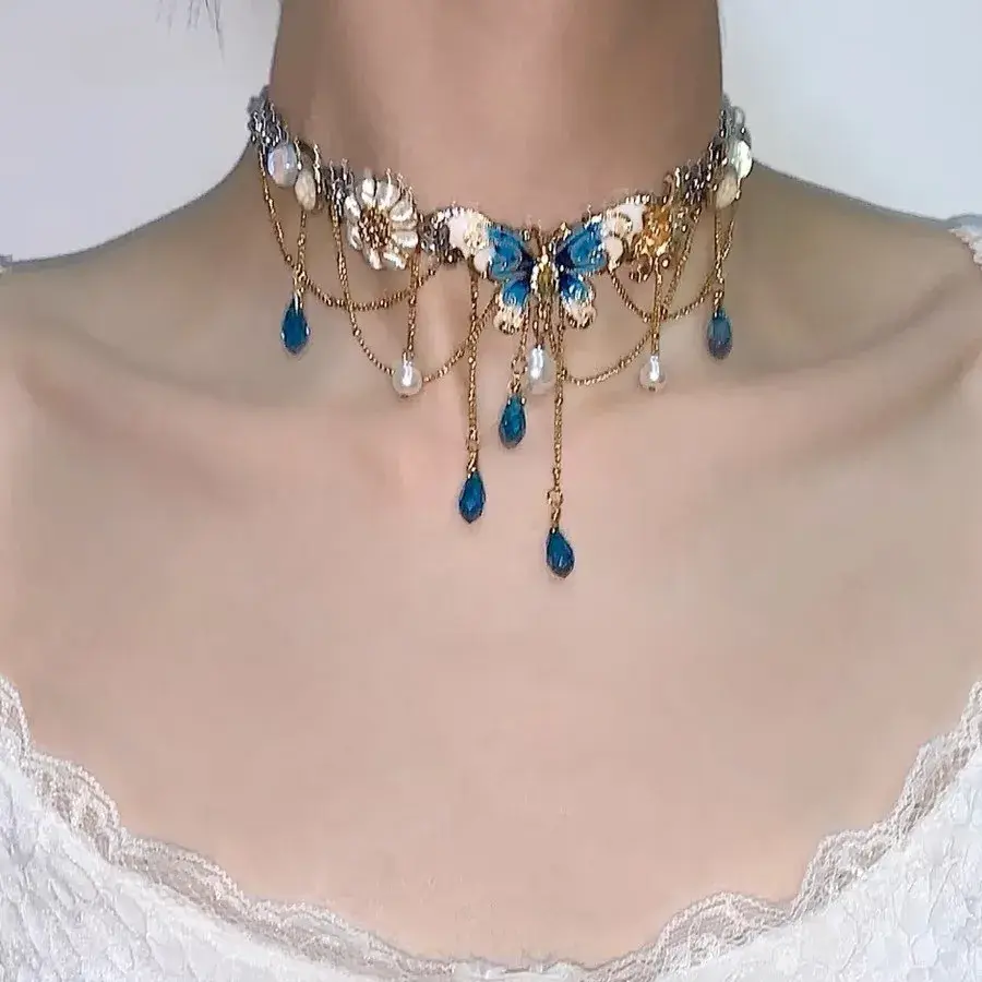 Flower Season Spicy Girl "Blue Wild" Titanium Steel Necklace Spicy Girl Butterfly Heavy Work Niche Vintage Vintage Clavicle Chai