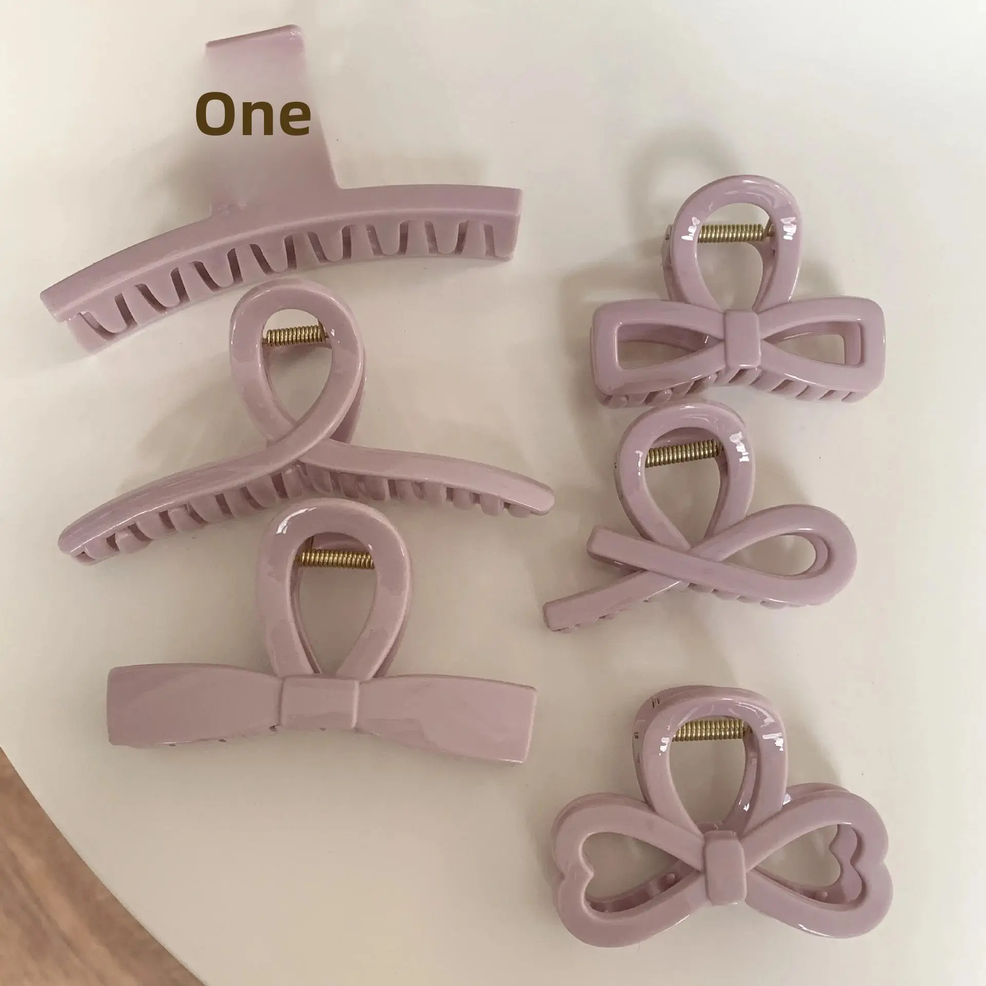 Elegant Pure Color Pink Hair Claw for Women Shark Bite Hair Clip Professional Salon Hair Division And Fixation Hair Accessories