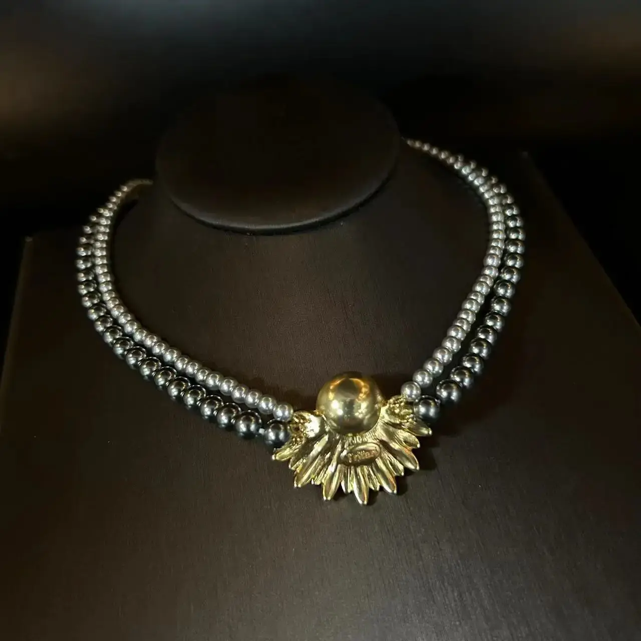 Women's Vintage French Style Collar Necklace And Earrings Set Qingdao Middle Age Fashionable Commuter Sunflower Necklace