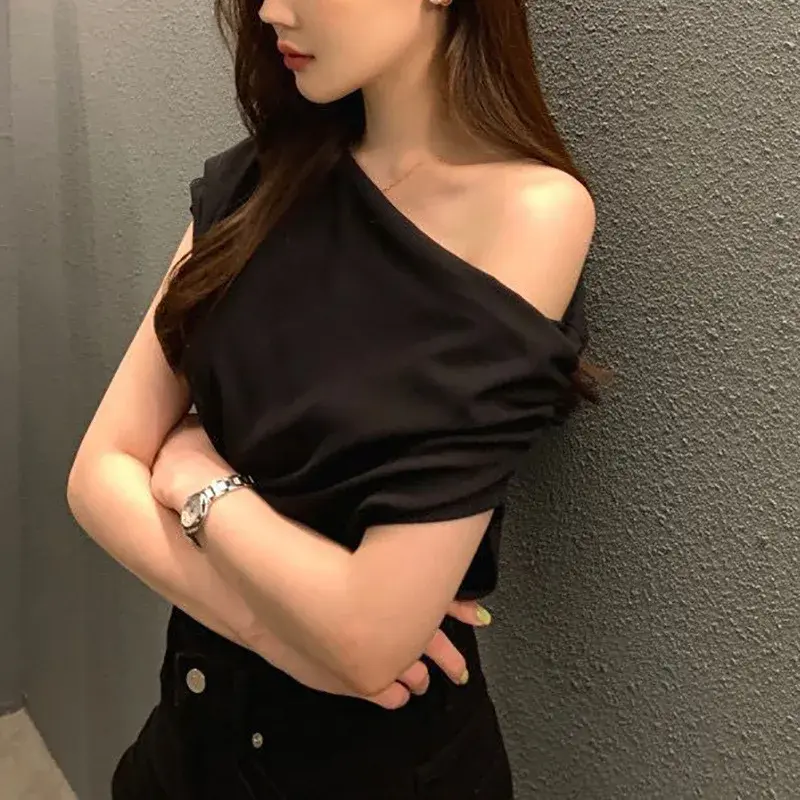Korean Chic Summer New Loose Pure Color Hoodie Short Sleeve T-Shirt Asymmetrical Shoulder Design Women's Fashion Top