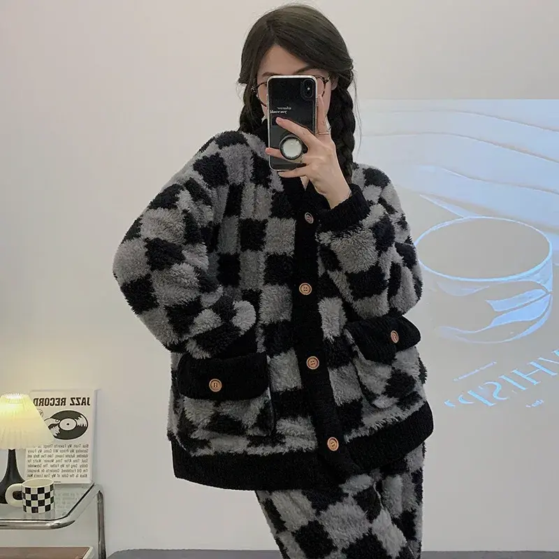 Checkered Velvet Padded Simple Women Sleepwear Autumn Winter Season French Style Home Use Clothes Set Can Be Worn Outside