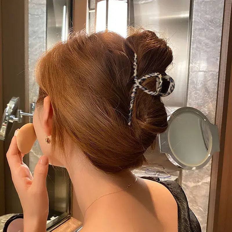 Elegant Large Size Leopard Print Shark Clamp Hair Accessories French Vintage Hairgrips Stylish Hair Clips for Professional Salon