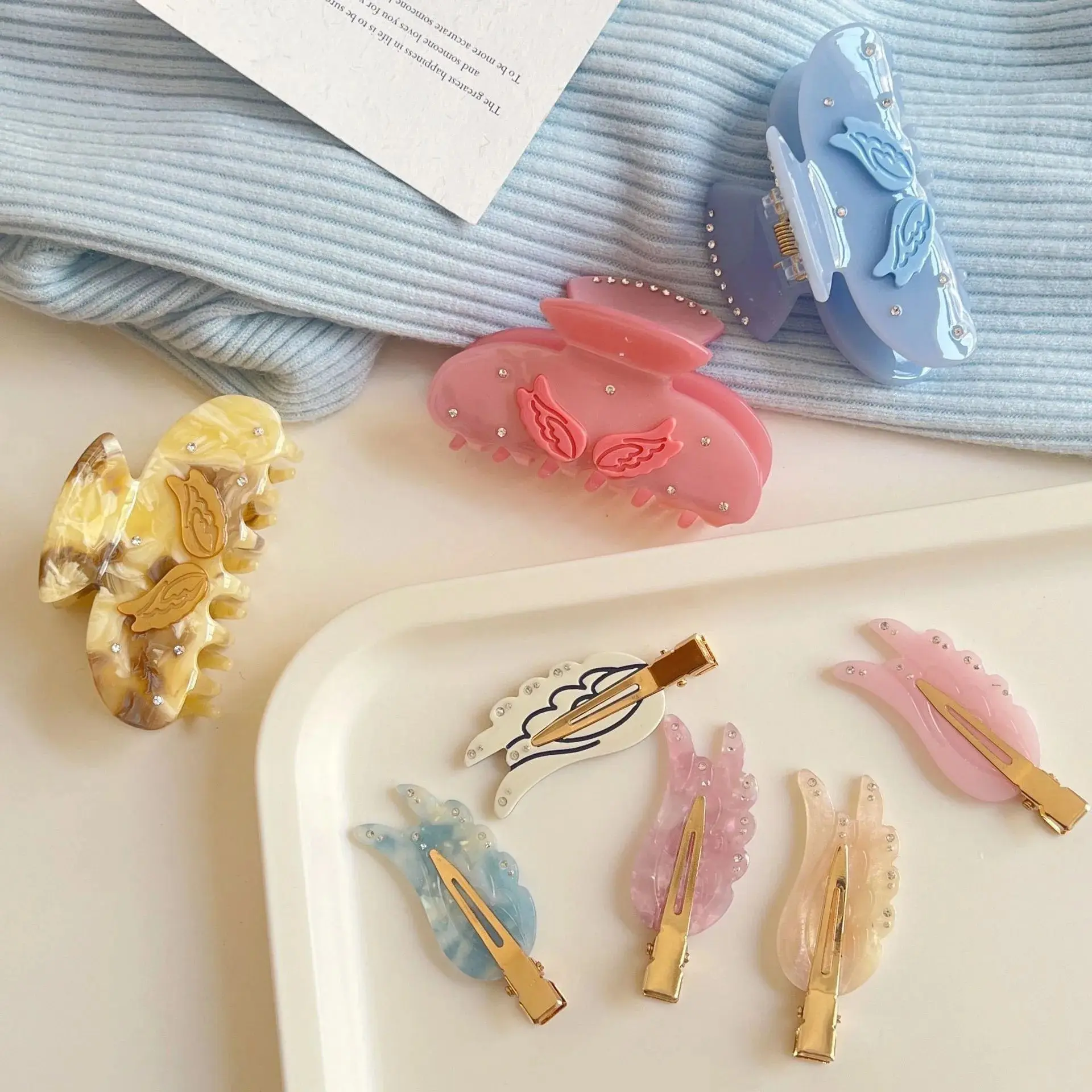Delicate Acetate Hair Accessories with Embedded Diamonds Cute Shark Clamp Professional Salon Sectioning And Fixation Hair Clips