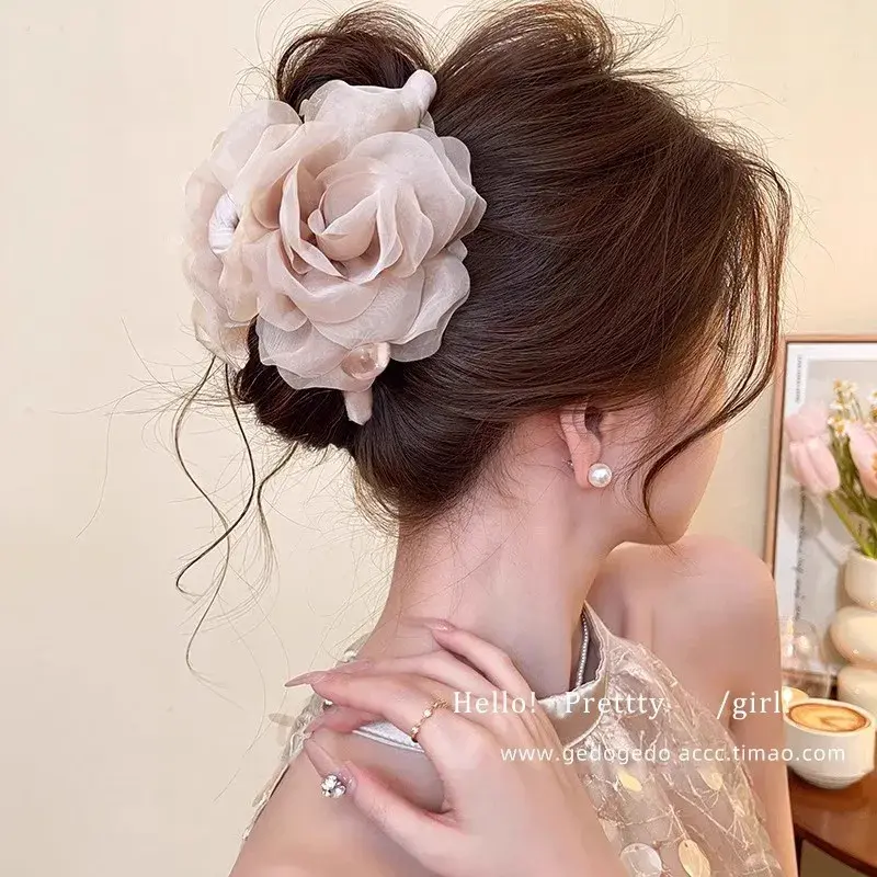 Delicate Flower Pearl Hair Grips for Women High-End Feelings 2025 New Shark Clamp Back of Head Bun Hair Accessories