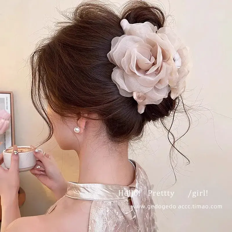 Delicate Flower Pearl Hair Grips for Women High-End Feelings 2025 New Shark Clamp Back of Head Bun Hair Accessories