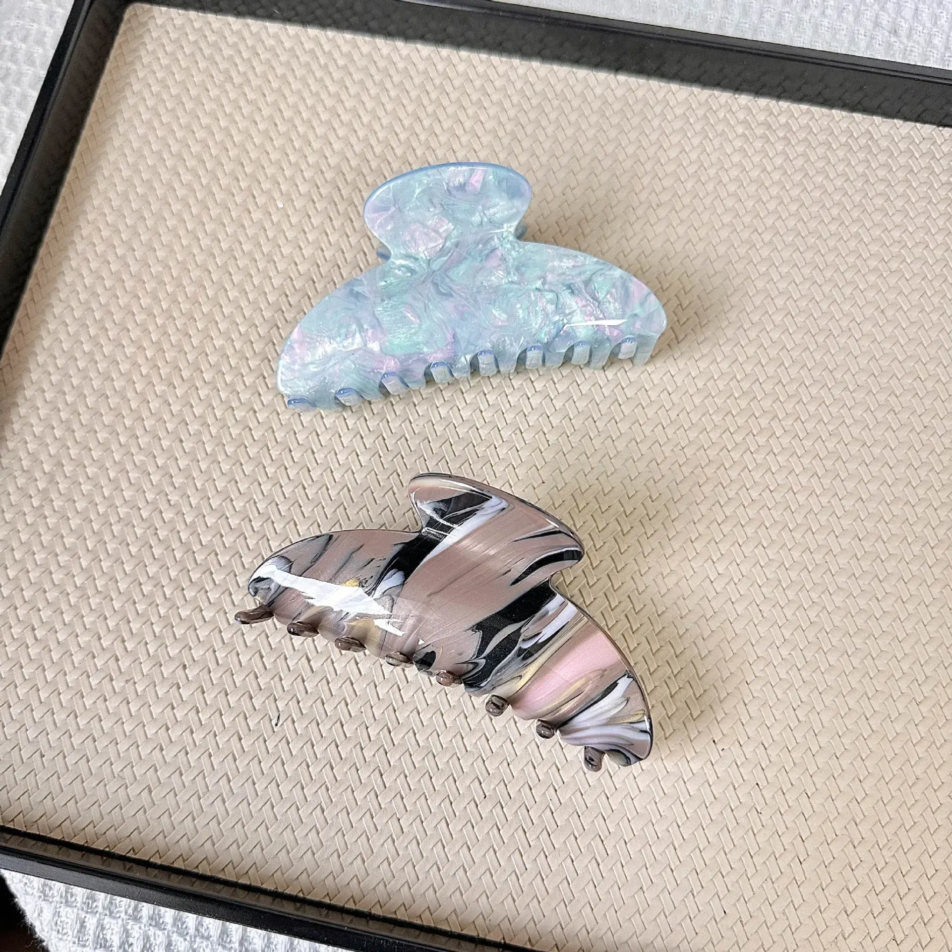 2025 New Acetate Shark Clamp Hair Grips Korean Style Simple Retro Texture High Fashion Women's Hair Clips Salon Quality