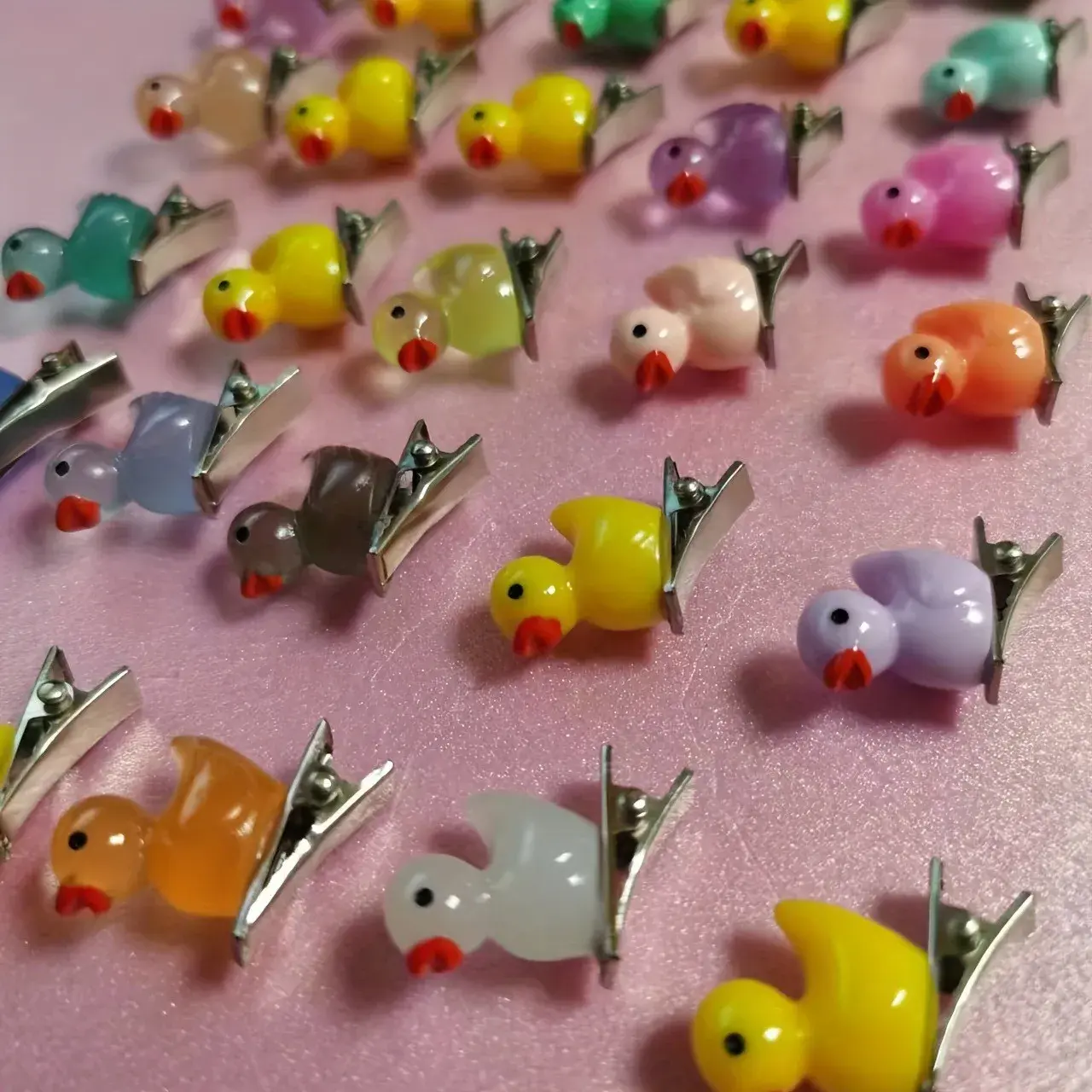 Mini Cute Creative Yellow Duck Hair Clip Children's Toy Cartoon Headwear Adorable Duckling Night Glow Professional Salon Fixing 